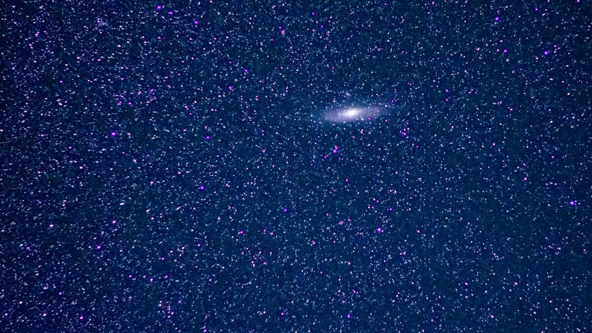     В Татарстане можно будет наблюдать пик метеорного потока Персеиды. Это случится в ночь с 12 на 13 августа, пишет «Бизнес Онлайн» со ссылкой на пресс-службу КФУ.