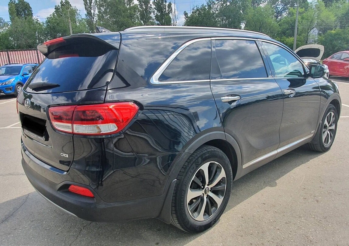 Автомобиль привлекателен с любого ракурса.