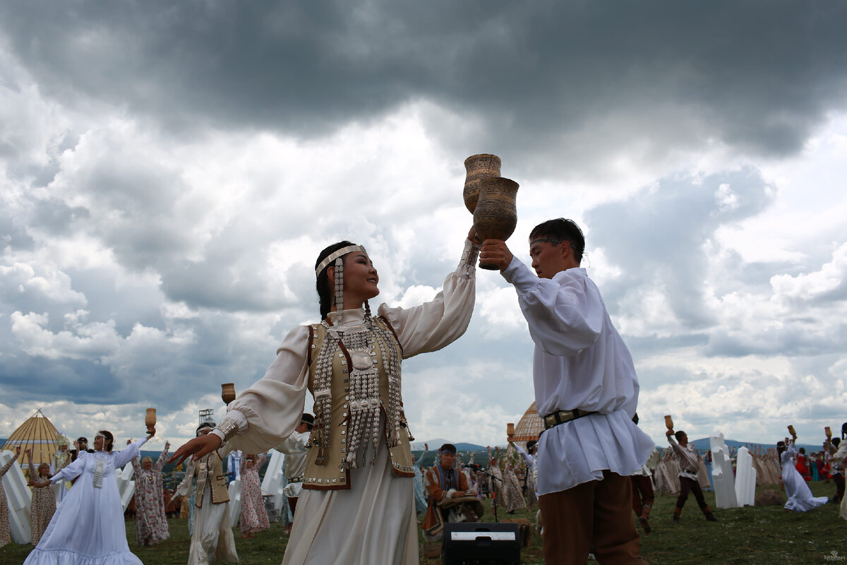 Самый многочисленный народ республики саха. Якутский Ысыах. Республика Саха Якутия Ысыах. Ысыах Олонхо 2018 Алдан. Ысыах осуохай.