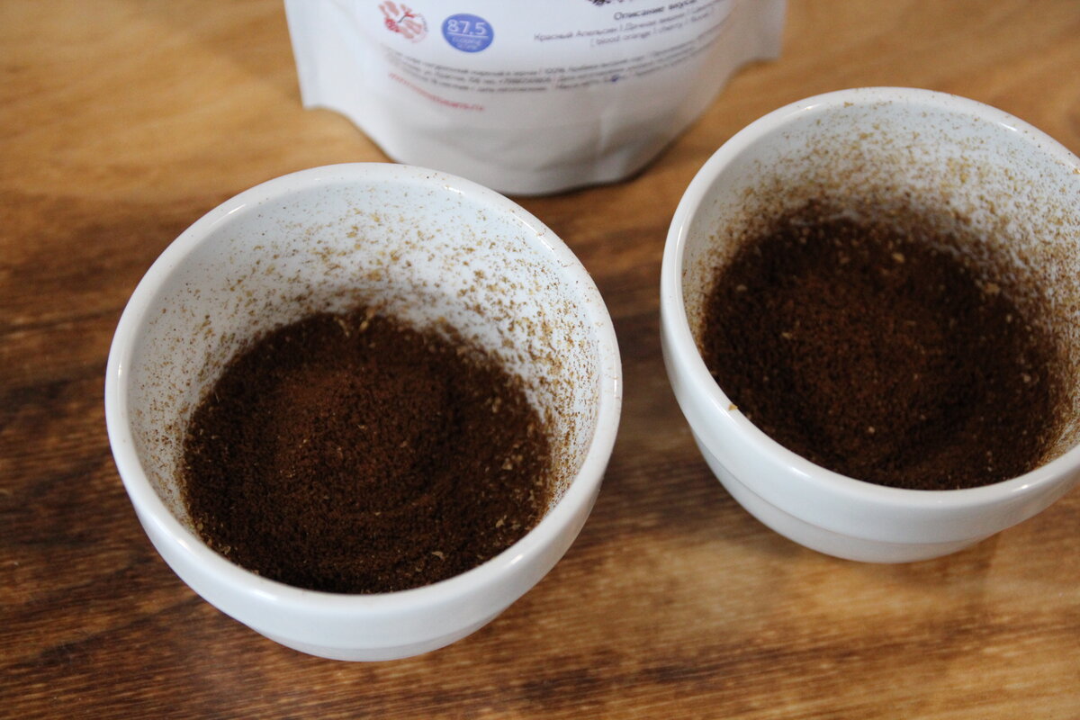 Свежемолотый кофе перед заливанием водой