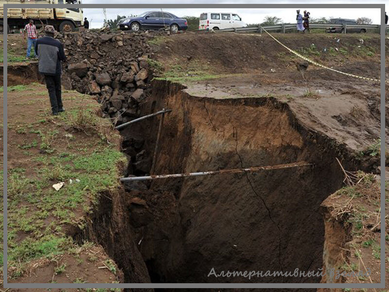 Трещина в земле. Разлом. Дыра