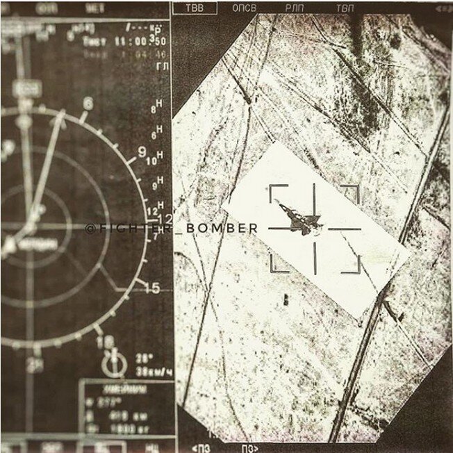 Американский F-22 в прицеле российского Су-35С. © instagram.com