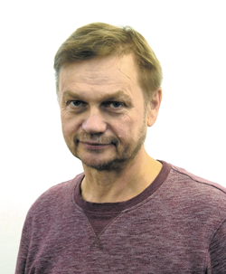 Честный человек отстаивает свои заблуждения.