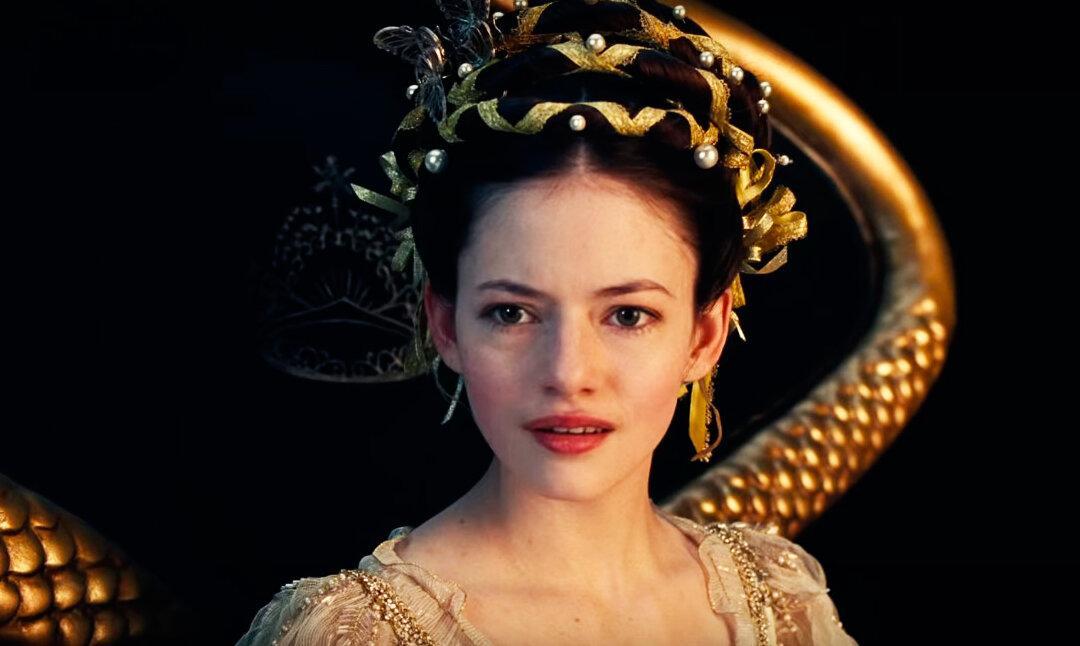 актриса Маккензи Фой (Клара) - кадр из фильма "Щелкунчик и четыре королевства"