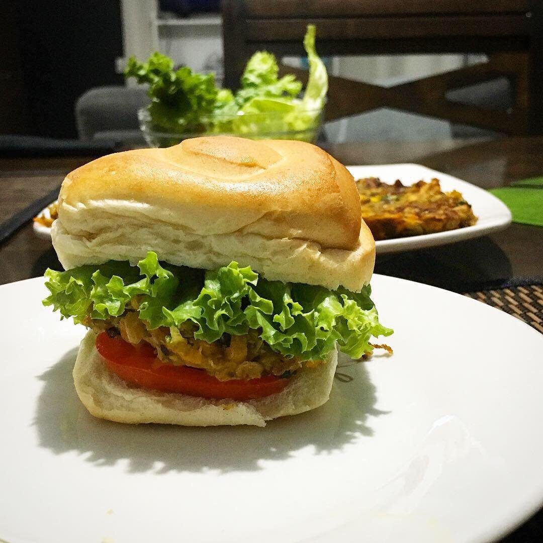 Перейдя на растительное питание, многие думают,  что ограничили себя от всех вкусностей которые они потребляли раньше. Но я вас уверяю вы ничего не потеряли, а только приобрели!