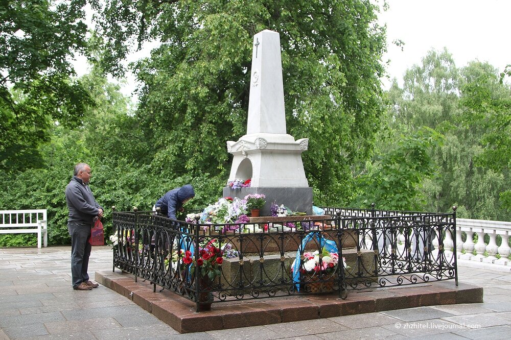 Гроб пушкина фото