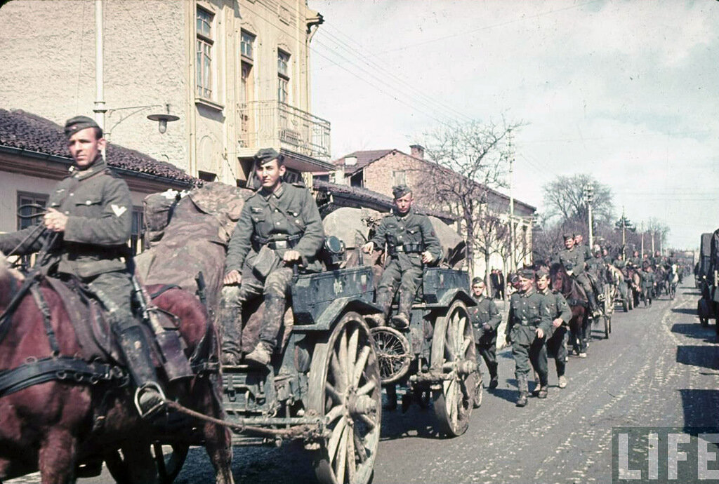 Картина маслом - немцы в Болгарии. Готовятся к Восточному походу. 