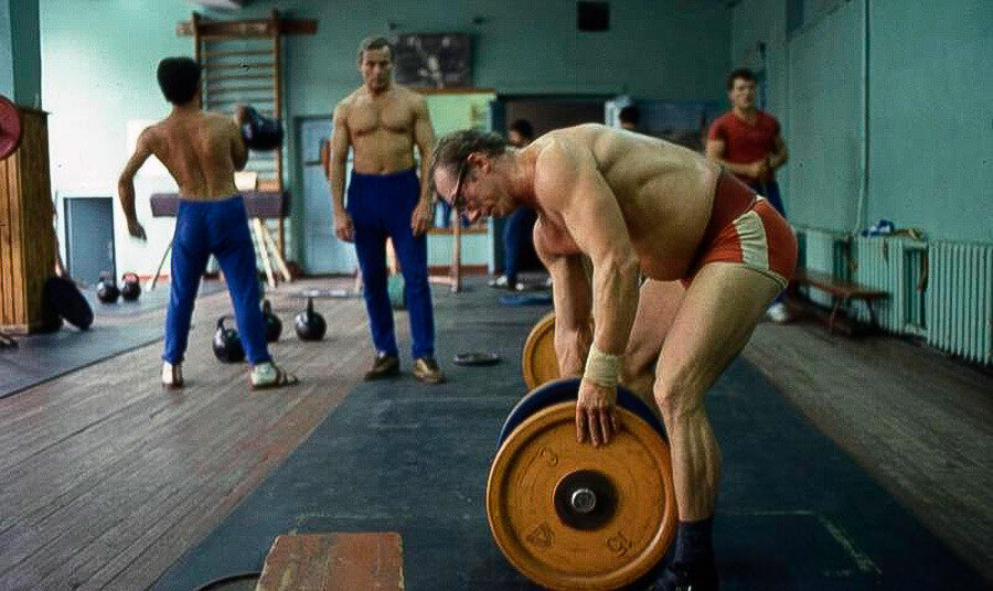 Бодибилдеры 90