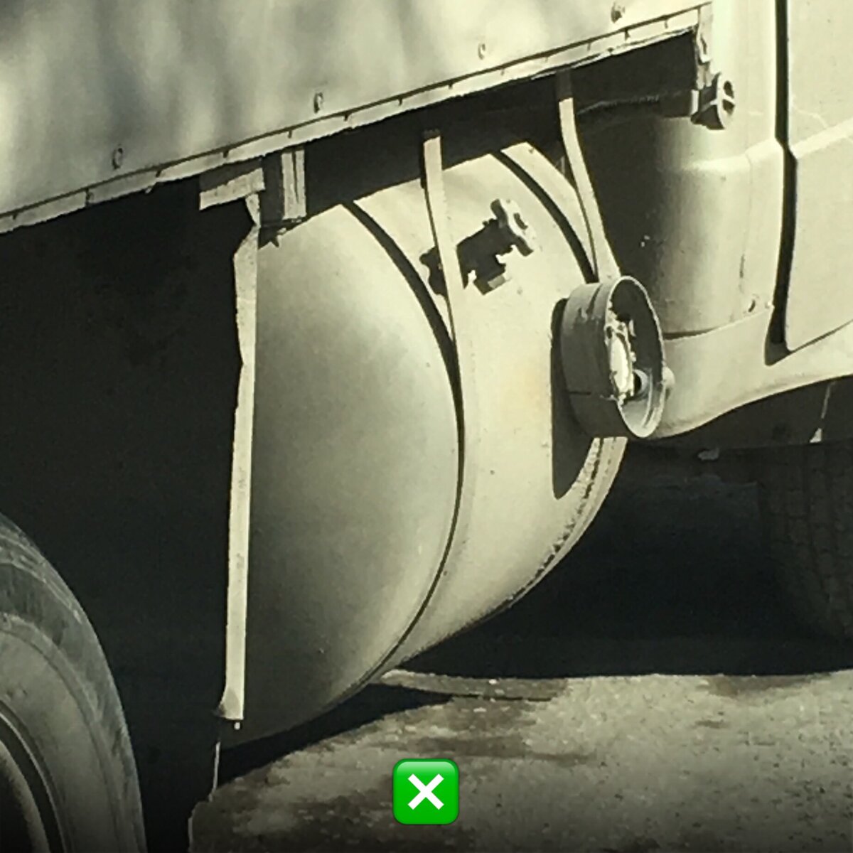 Пример: заправка осуществляется через вентиль вваренный в баллон (жесточайшее нарушение правил эксплуатации)