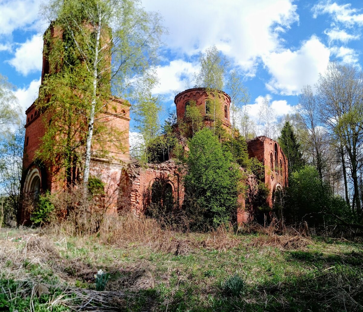 Церковь Троицы Живоначальной Троицкое заброшенный