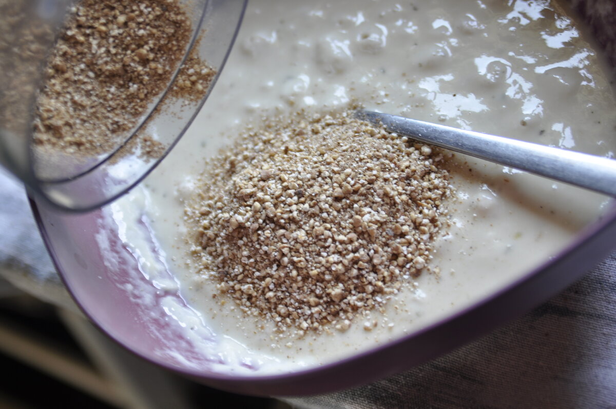 на фото - вариант на закваске, гречку добавляем в готовую опару