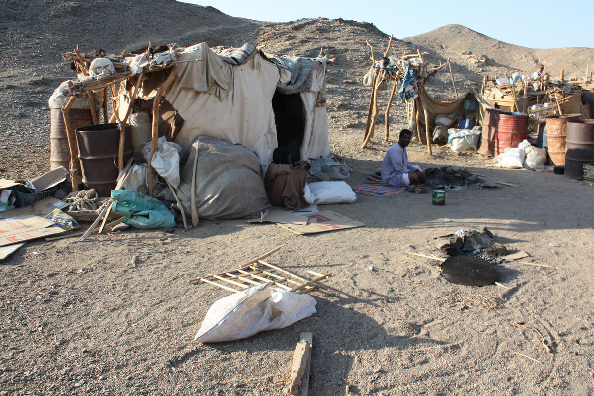 Жизнь и быт в пустыне. Деревня бедуинов в Египте. Жители пустыни бедуины Египет. Деревня бедуинов" (Египет, Хургада). Деревня бедуинов в Хургаде.