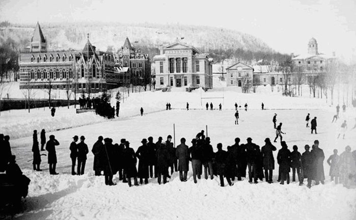 Хоккей на катке Университета МакГилла