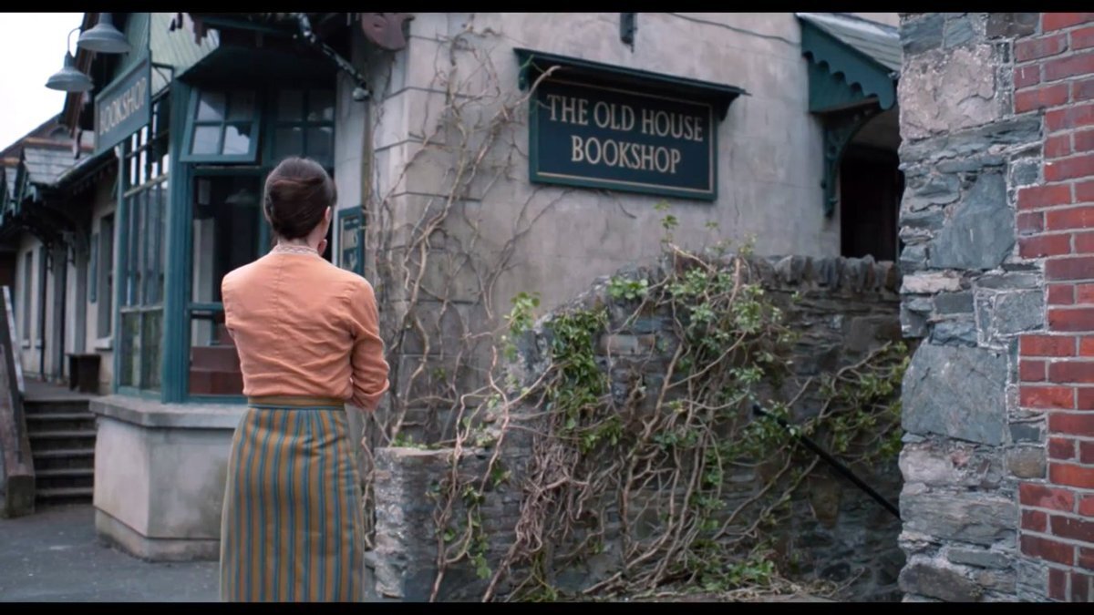 Ты не можешь чувствовать себя одиноко в библиотеке.