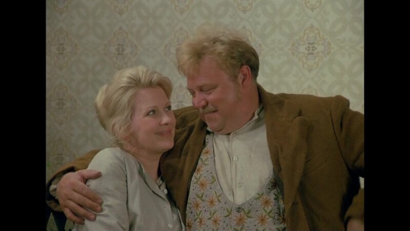 "Лучше уж пускай кровать будет полупустой, чем заполнять её всяким сбродом" - Кайса Кархутар из Х/Ф "За спичками" (1979г)