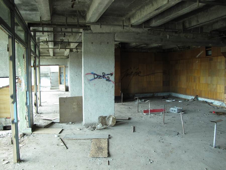 псковский завод радиодеталей. заброшенный радиозавод псков. заброшенный% завод на пскове псков. завод плескава псков. псковский завод радиодеталей стадион электрон.