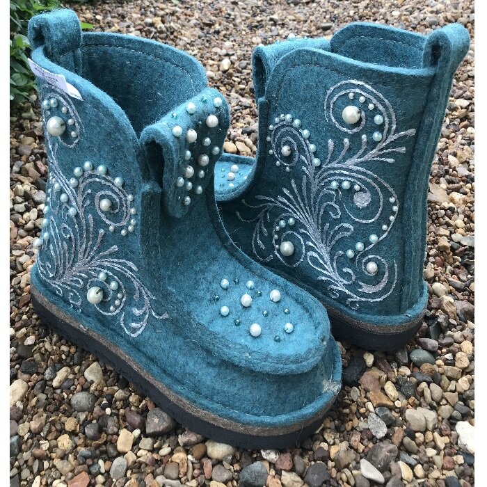 http://www.ibalashiha.ru/db/Apparel-Footwear/167971.html