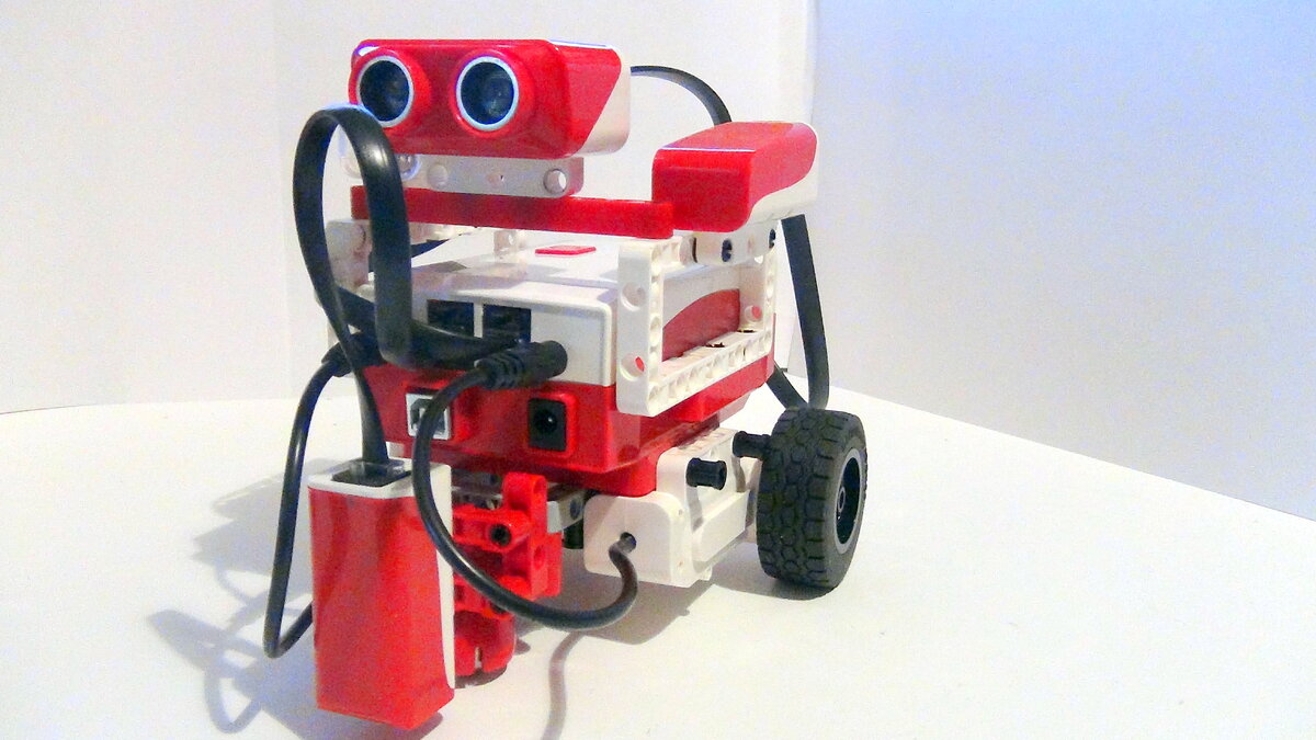 Наборы по робототехнике для школьников. Заставка нейрончик проект роботрек. Конструктор для практики блочного программирования. Конструктор клик робототехника. Электромобиль ev3.