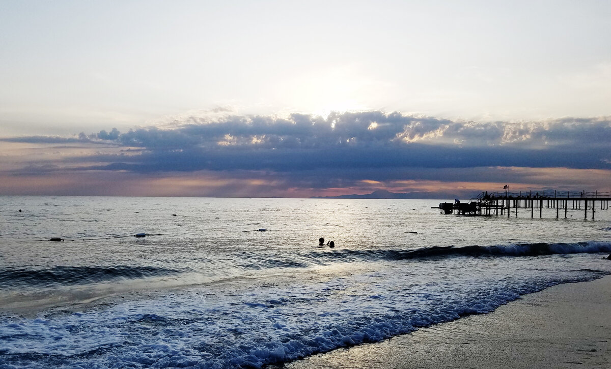 Купание в море очень полезно для здоровья. Фото из личного фотоархива автора