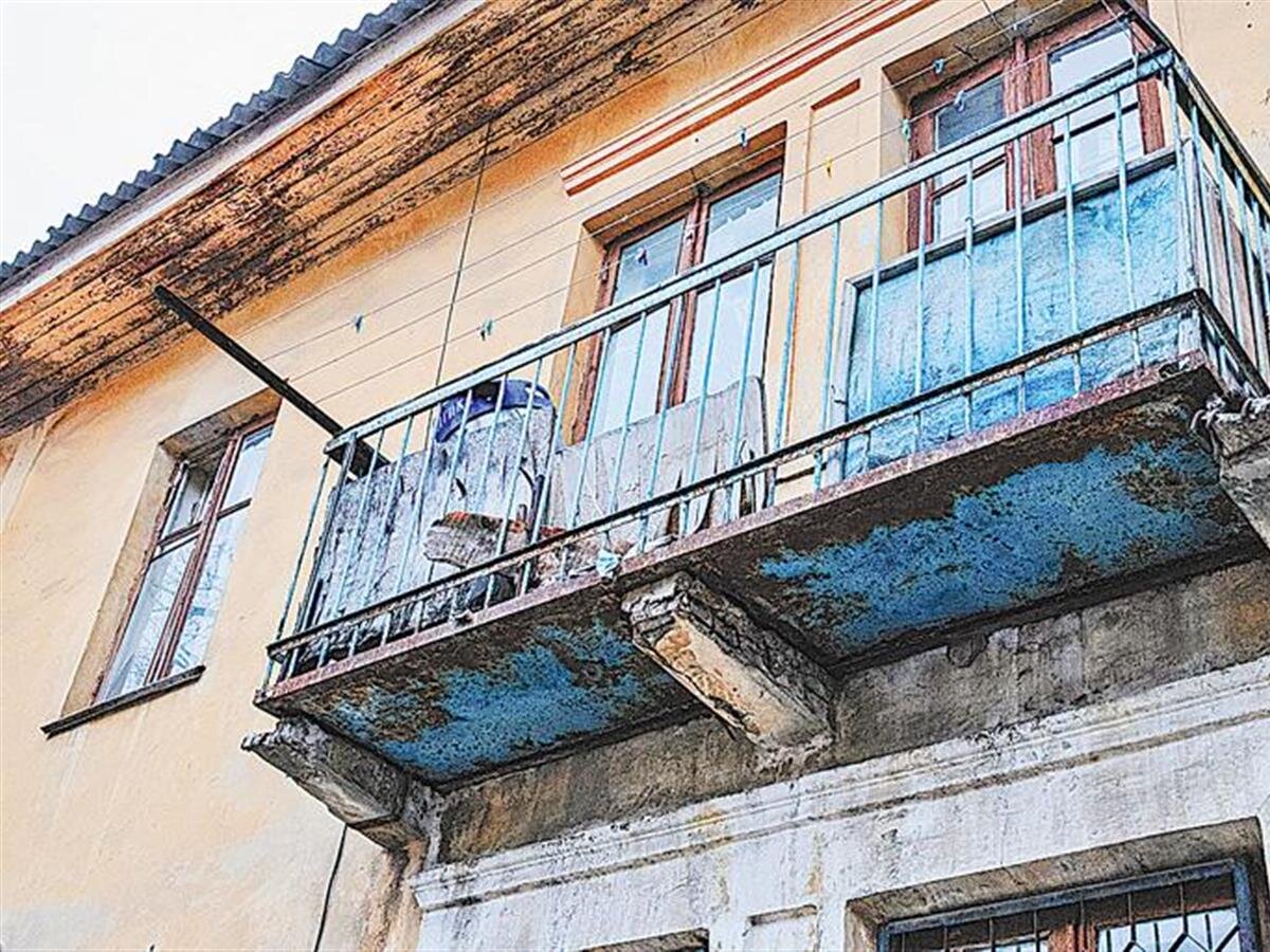 Пожилая женщина осталась замерзать на балконе из-за обычного шпингалета