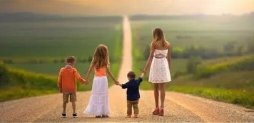 Мудрым словом, добрым делом, Окружает вечный мир.