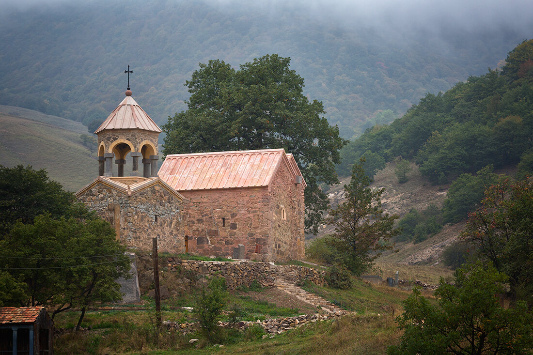 Ардви. Монастырь Србанес