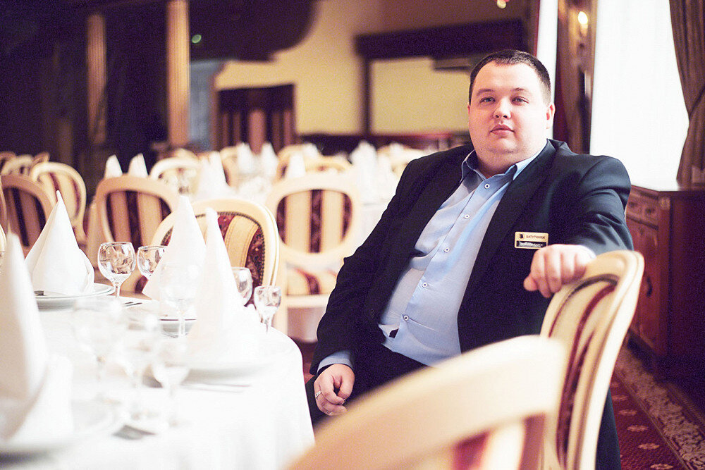 руководитель службы питания. менеджер общественного питания. управляющий рестораном. менеджмент ресторанного бизнеса. кухонный рабочий.