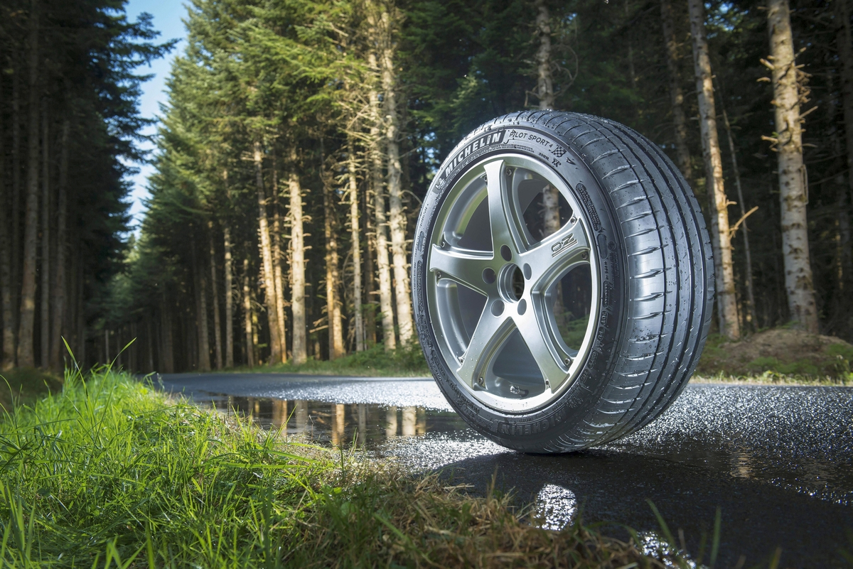 Выбрать шины лето. Michelin Pilot Sport ps4 SUV. Мишлен пилот спорт 4 275/55 r19. Автомобильная шина Michelin Pilot Sport 4 255/45 r19 104y летняя. Автомобильная шина Michelin Pilot Sport 205/50 r17 89y летняя.