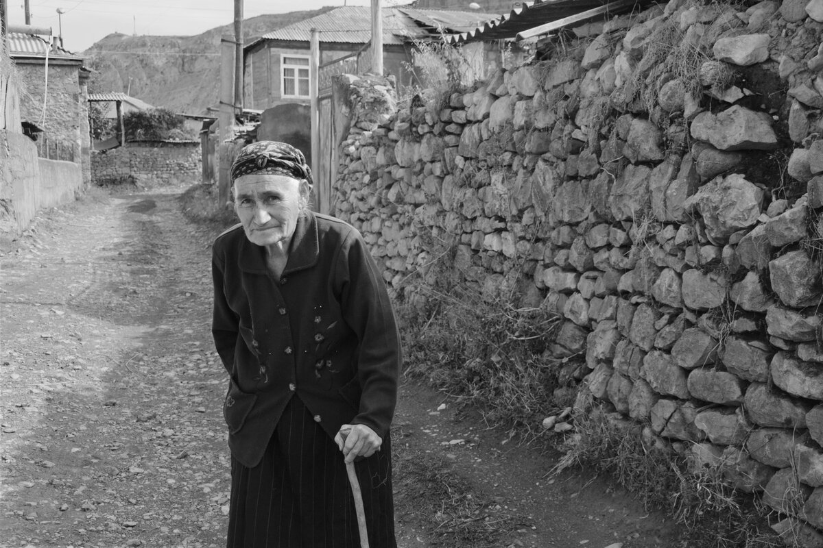 Армянская деревня. Старая армянская деревня. Сельские жители Армении. Старые села в Армении.