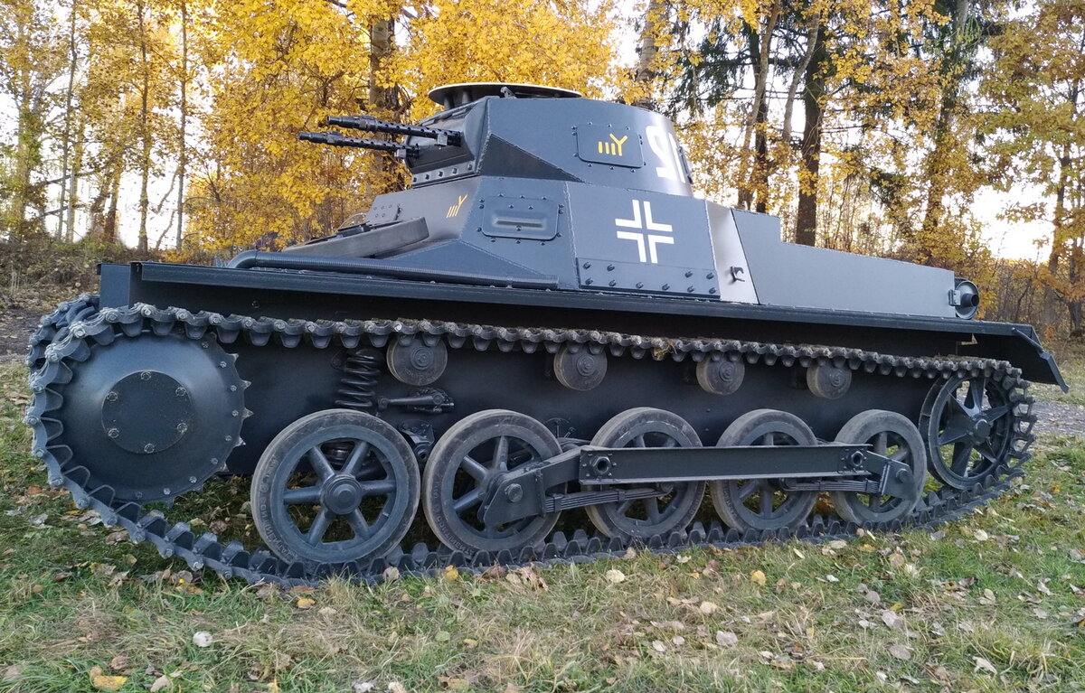 Panzerkampfwagen I (Pz.Kpfw.I) - германский лёгкий танк 30-х годов