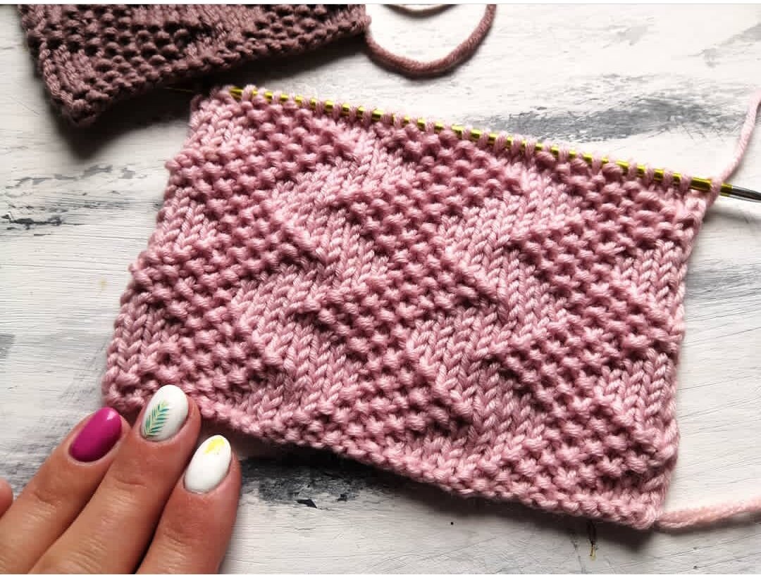 Простой рельефный узор