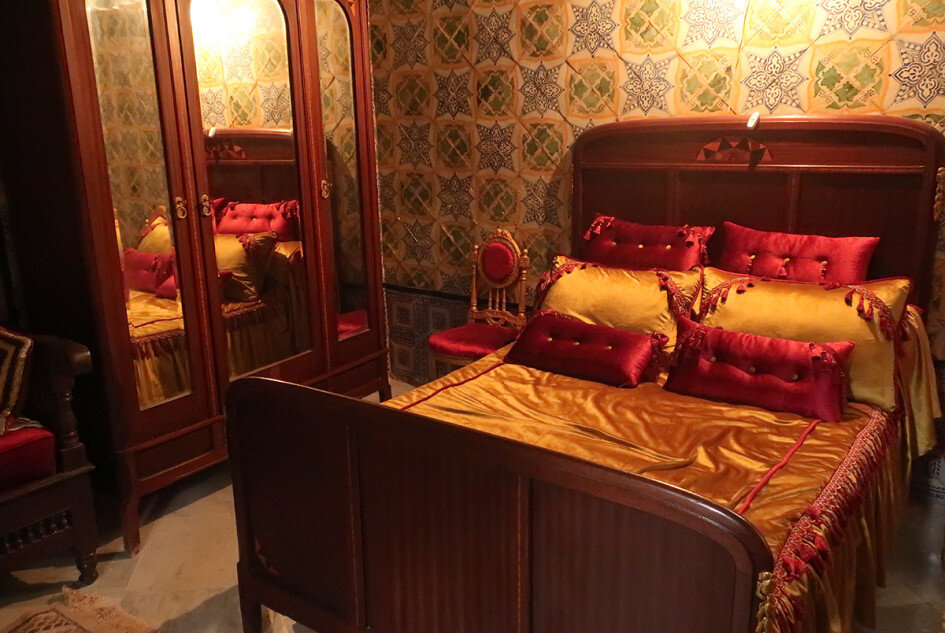 Чрезмерная роскошь в интерьере не подходит для современной квартиры