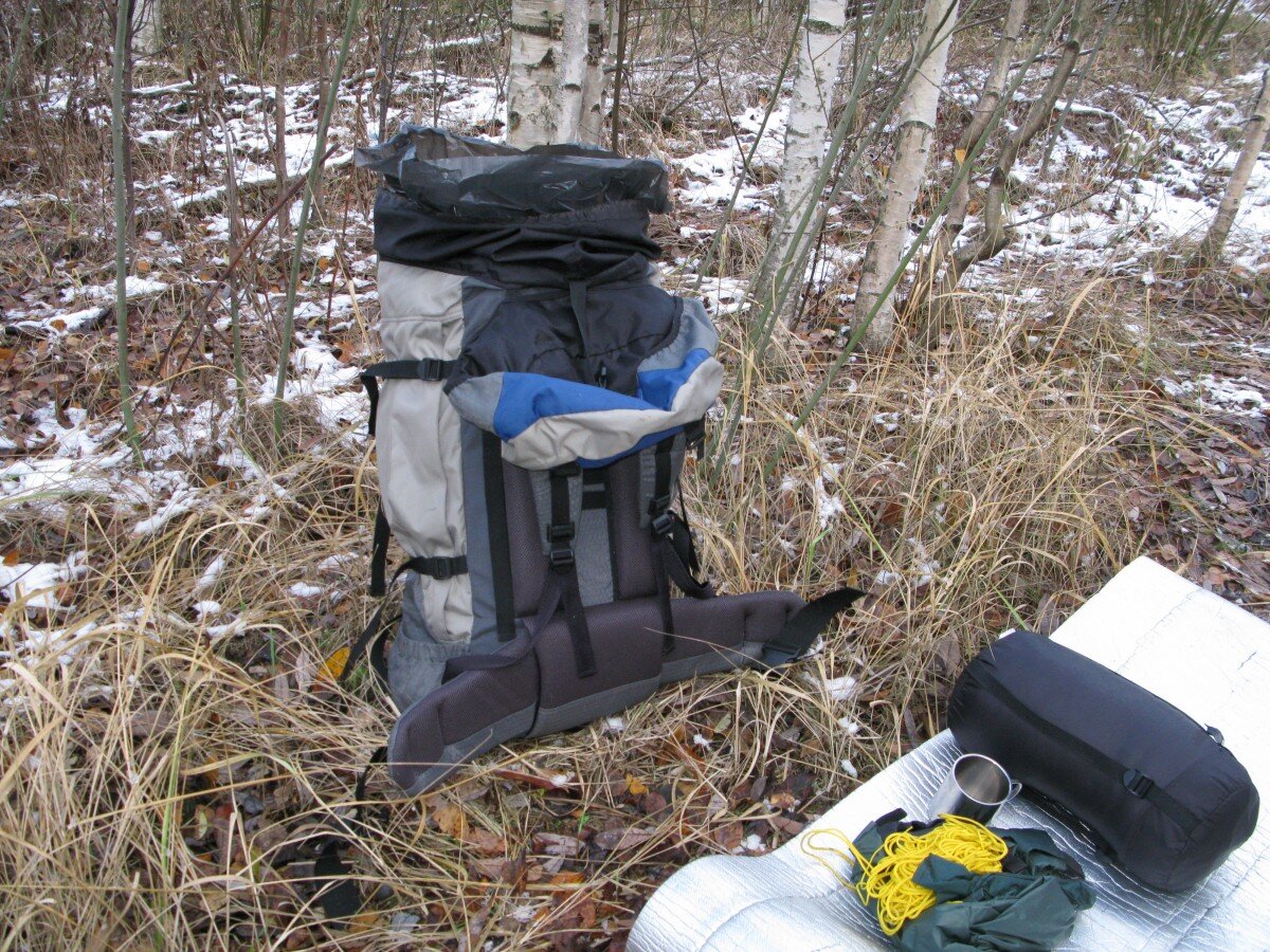 Самая экономичная гермоупаковка для рюкзака — пакет для мусора на 240 л 