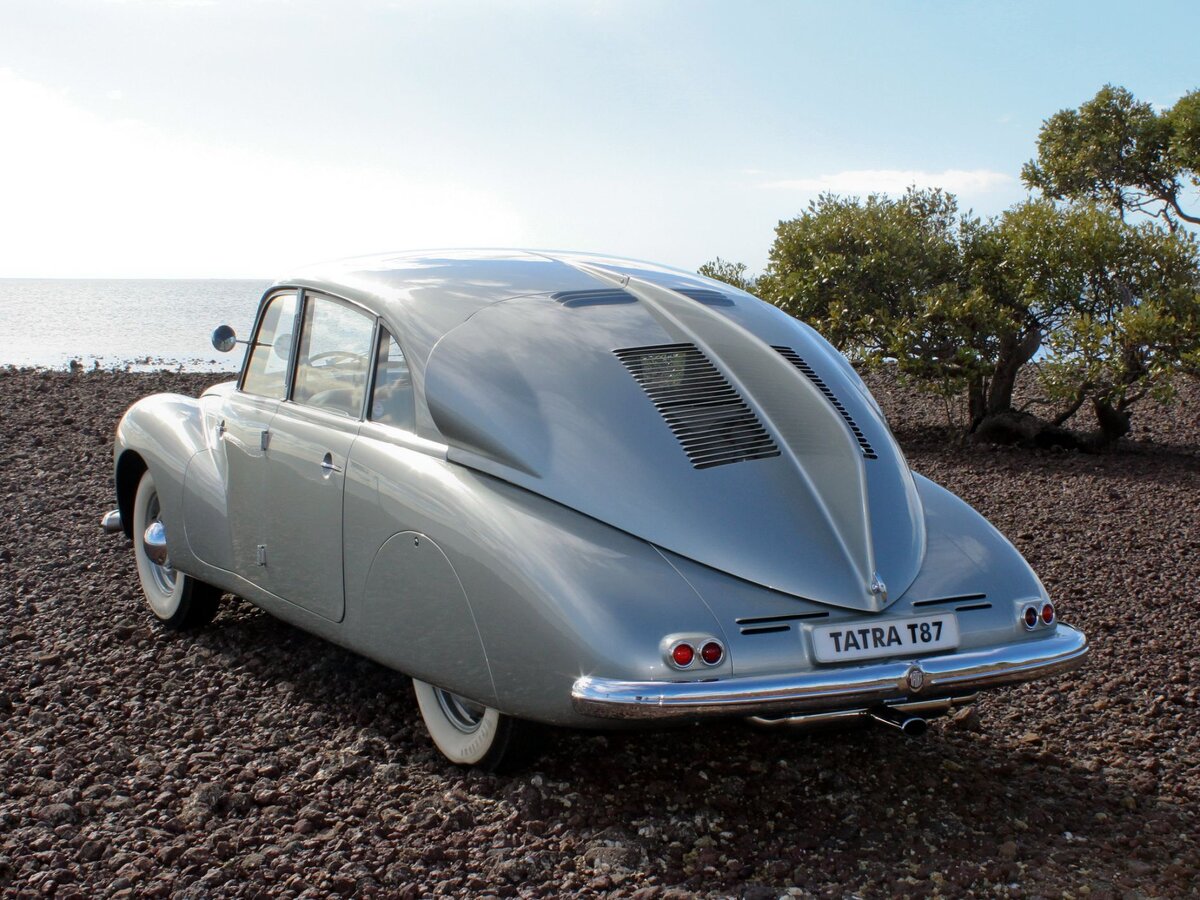 Tatra T87