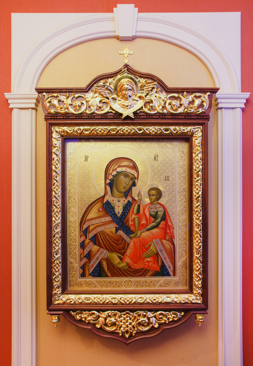 Икона и киот работы мастерской "Палехский иконостас" https://iconostas.ru/