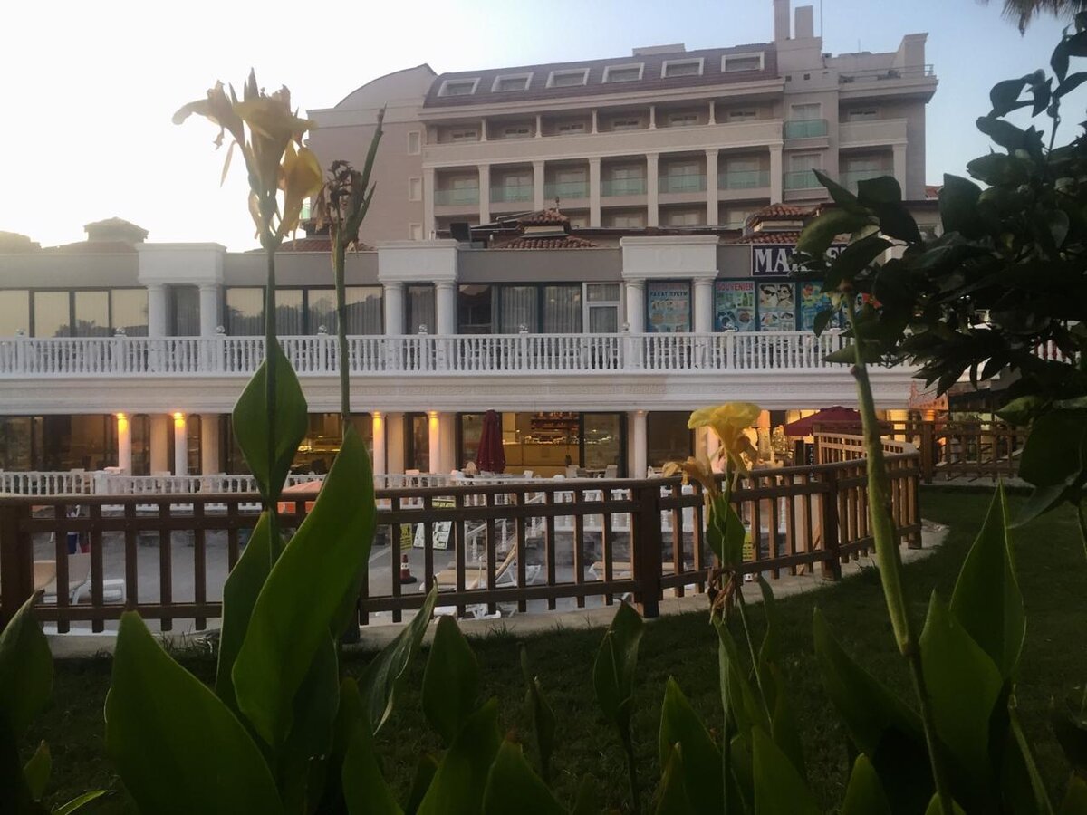 фото главного ресторана отеля из личного архива