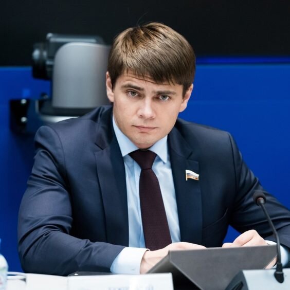 На фото изображён Сергей Боярский. Источник фото: Яндекс.Картинки