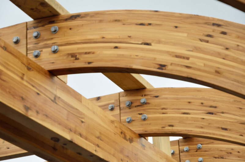радиусная гибка балки сб. тимбер фрейм арки. согнуть балку. гнутый брус. тимбер фрейм стропила.