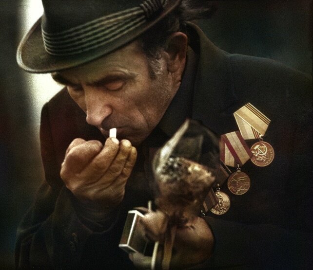 Сигарета последняя была. Сигарета последняя была. Сигарета последняя была. Последняя сигарета лета. Осталась последняя сигарета.