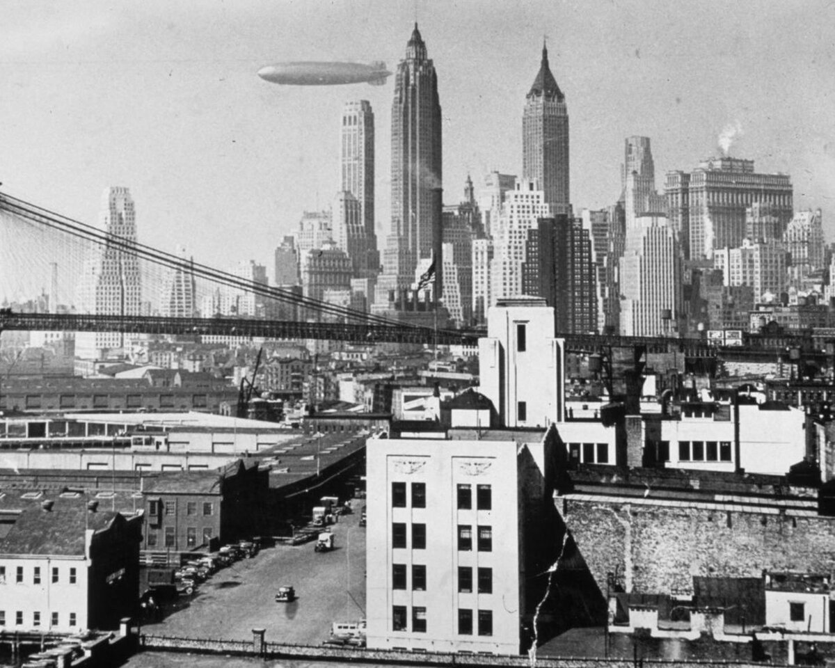 «Гинденбург» над Нью-Йорком. Источник: pinterest.com