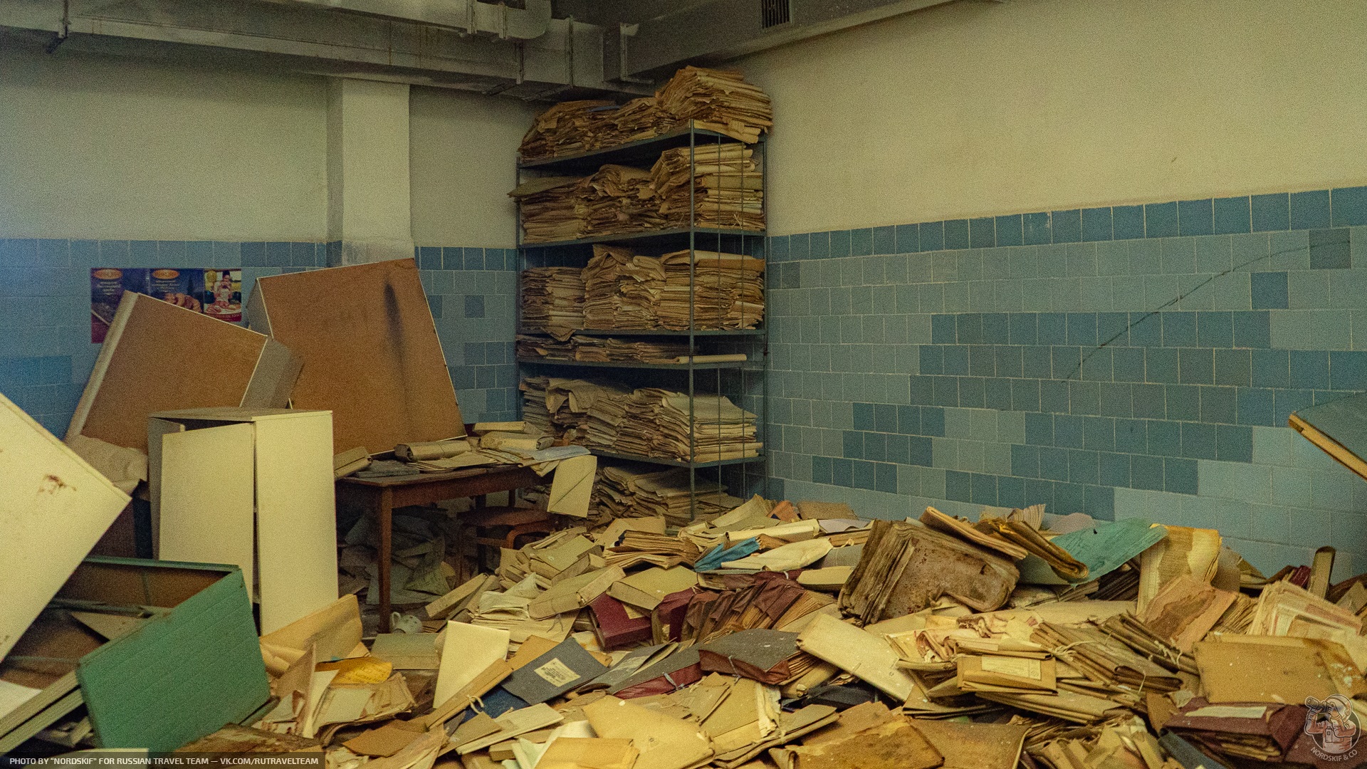 Приехали. Из-за цен на стройматериалы с заброшенных заводов нынче в первую очередь тащат отнюдь не метал...9