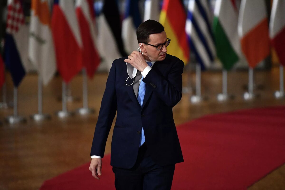 Премьер-министр Польши Матеуш Моравецкий на саммите ЕС в Брюсселе © REUTERS / Pool / John Thys