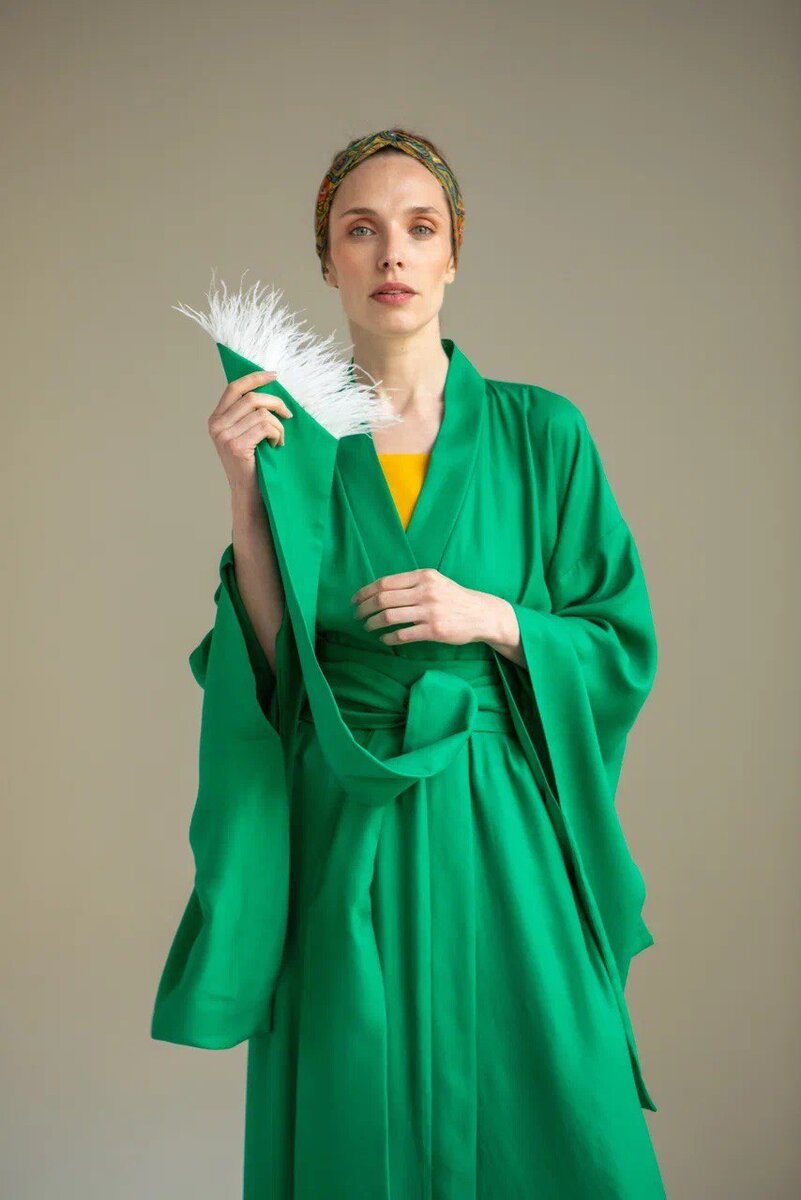 Роскошное кимоно из вискозы https://theonegoddess.ru/collection/kimono-tancuyushchaya-boginya