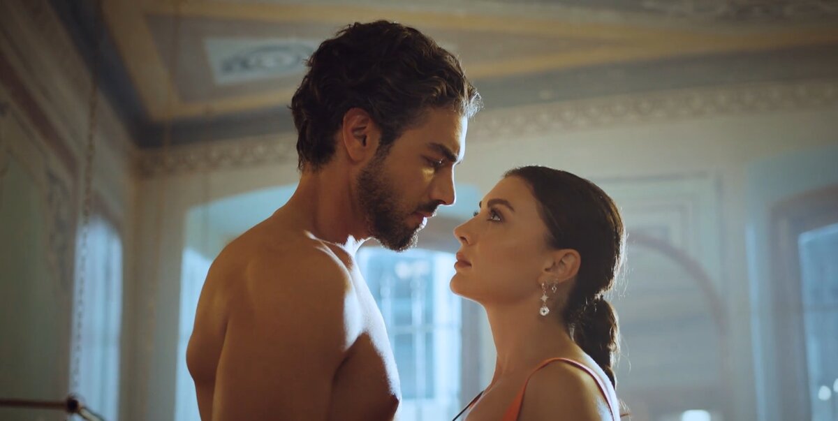 Главные герои в турецком сериале Душа не слышит