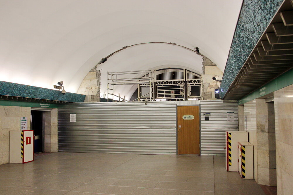 Санкт петербург станция метро василеостровская