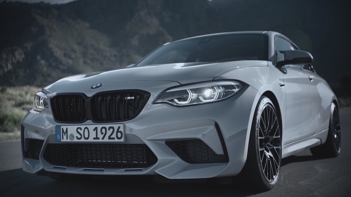   С новым соревнованием BMW M2 (комбинированный расход топлива с шестиступенчатой ​​механической коробкой передач: 10,0 - 9,9 л / 100 км, комбинированные выбросы CO2: 228 - 225 г / км *, в сочетании с
