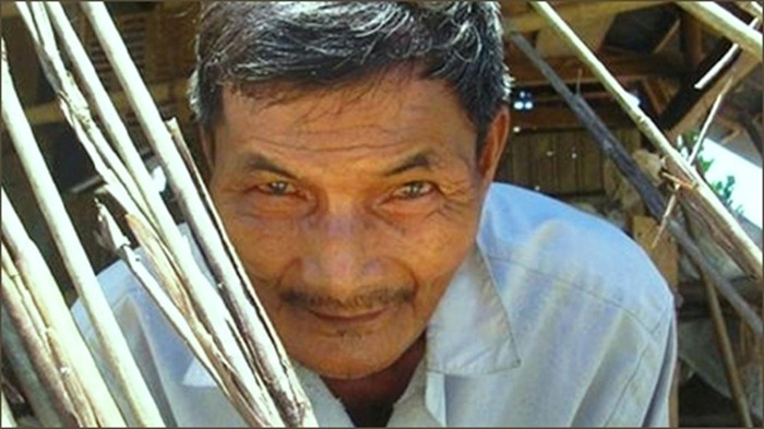 Они не спят, или бессонница длиною в жизнь.  Говорят, человек может прожить без сна только 10-11 суток. Но из этого правила есть исключения. В мире несколько десятков людей, которые не спят годами и даже десятилетиями. Среди них — вьетнамский фермер, британская учительница и житель Минска. Для кого-то из них бессонница превратилась в проклятие, а кто-то почти не страдает от странной болезни.

