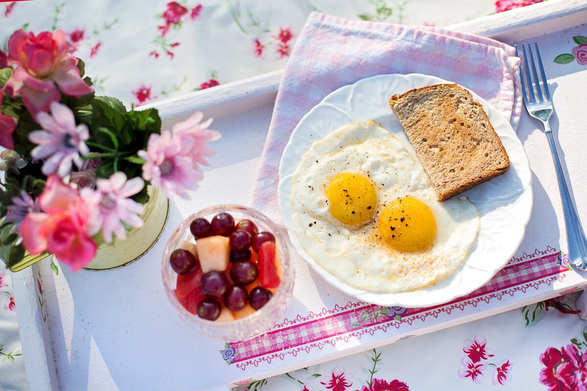 ЗАВТРАК ДЛЯ ШКОЛЬНИКА: составляем вкусное и полезное меню для разных  возрастов | ПОДРАСТАРИУМ | Дзен