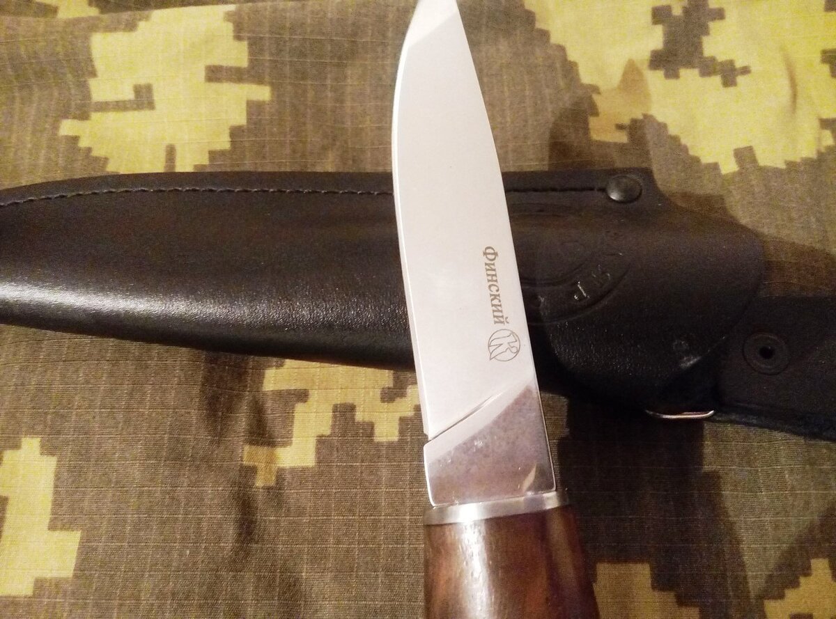 Длина ножа :  22 см
Длина клинка: 10- 11, 5 см