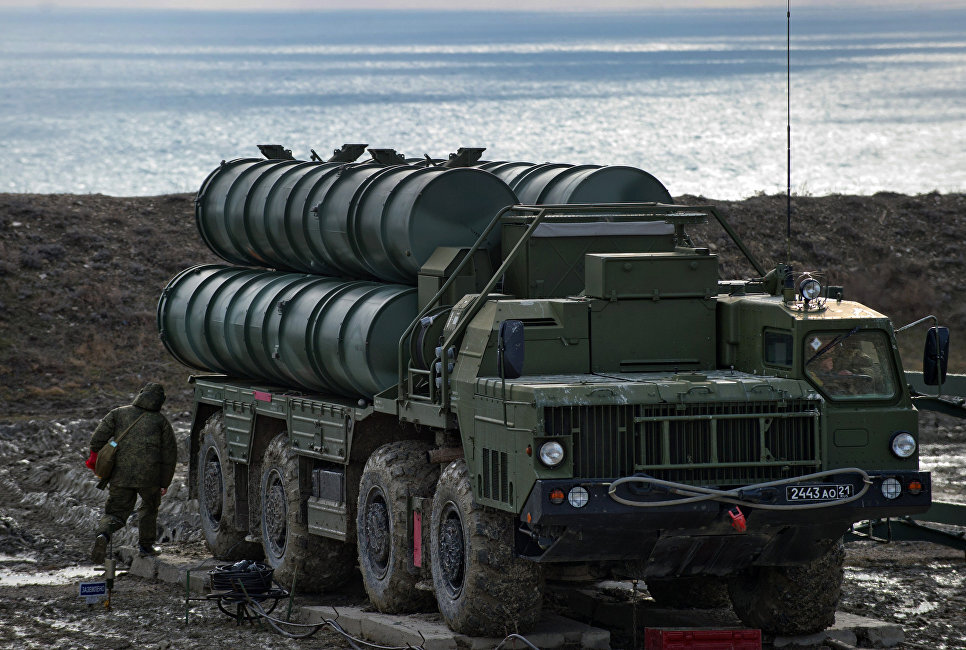 Весь мир находится в полной боевой готовности: скупаются военные самолеты и зенитные установки, укрепляются границы и ведутся разговоры о возможном нападении противников.